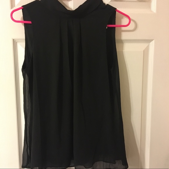 NWT Neiman Marcus Top - Picture 3 of 4